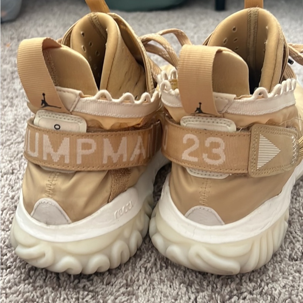 Air Jordan reacts